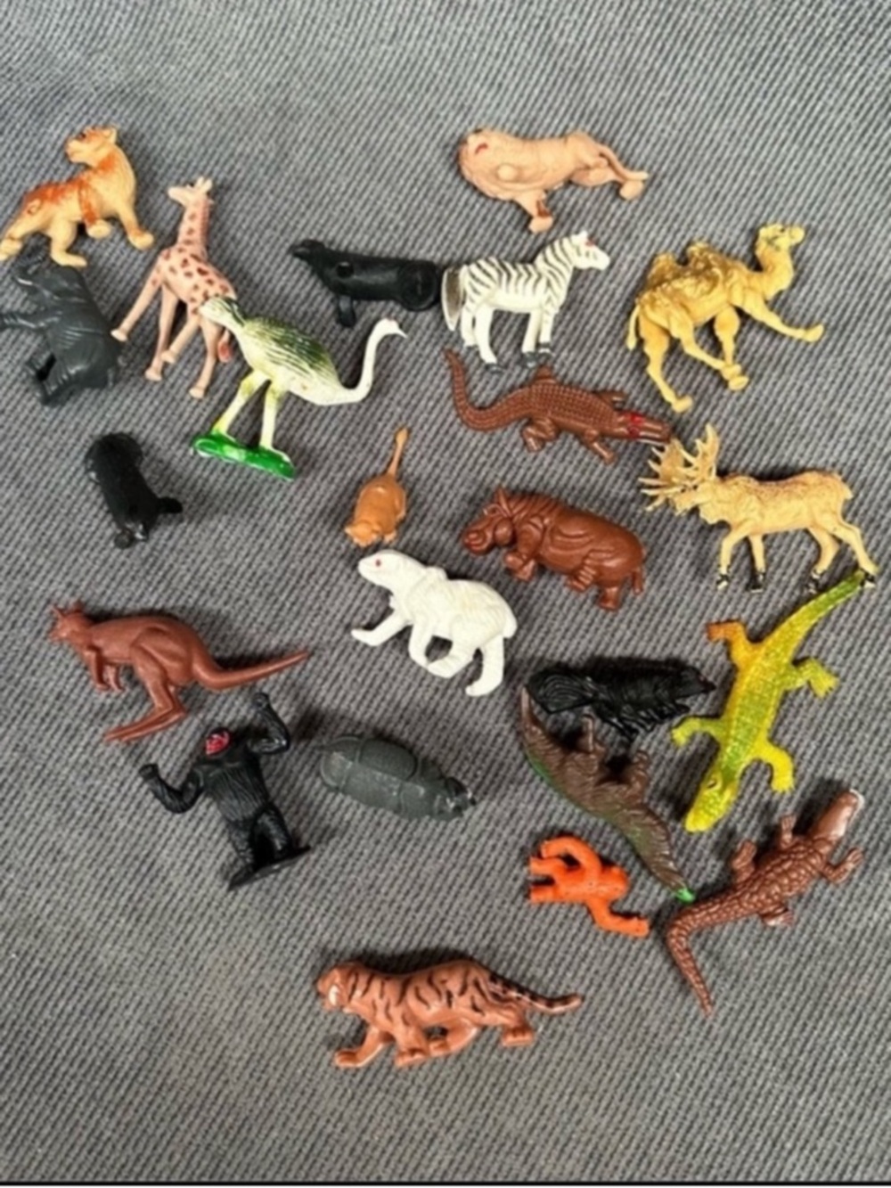 Vintage lot of 23 mini plastic animals made in Hong Kong